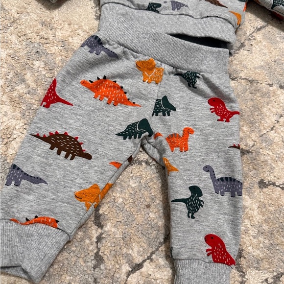 Baby boy dinosaur print tracksuit 🦖 - Picture 2 of 5
